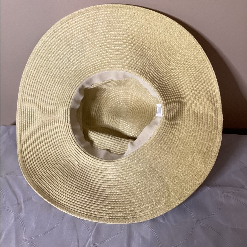 Adorable Floppy Hat - Picture 3 of 5
